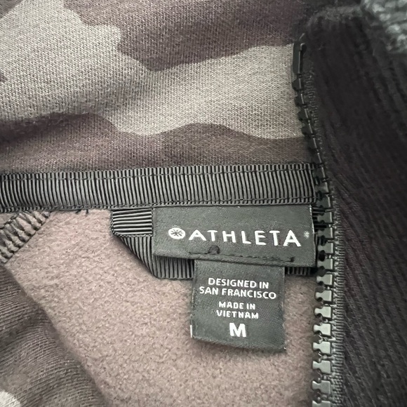 Athleta Triumph Hoodie NWOT Medium - Picture 3 of 4